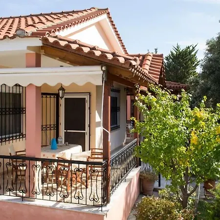 فيلة In Nea Plagia, Chalkidiki نيا بلاجيا
